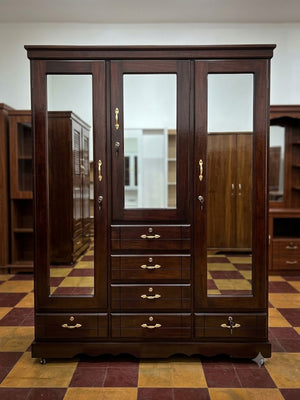 Ropero de madera de pino curada con 3 puertas con espejo